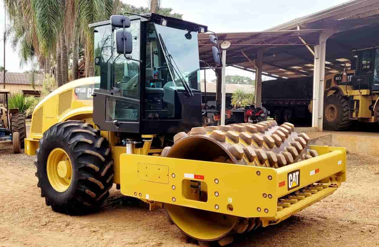 Rolo Compactador Caterpillar CP54B 2019
