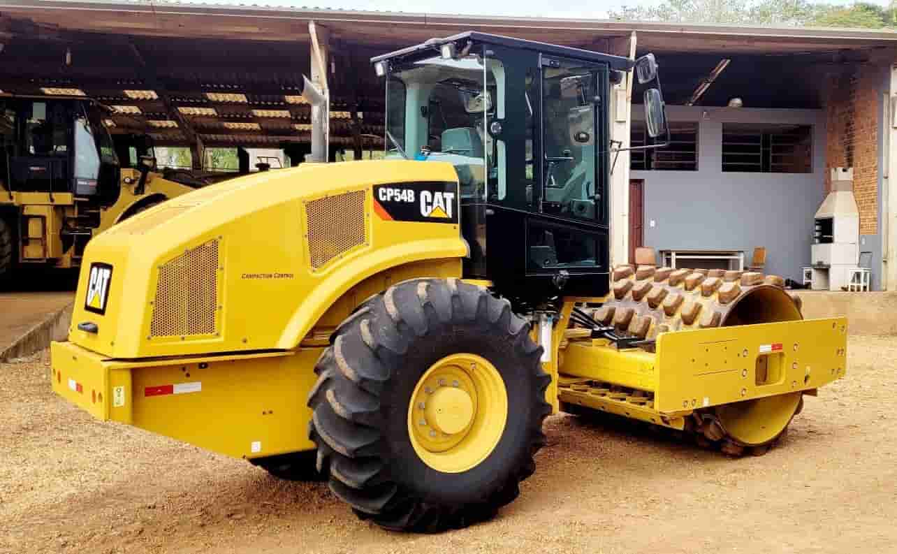 Rolo Compactador Caterpillar CP54B 2019