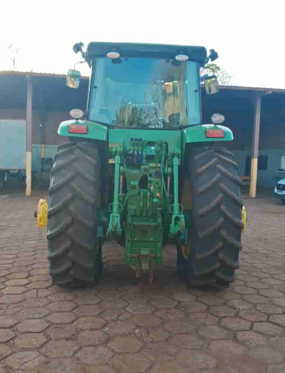 Trator John Deere 7230 J 2022