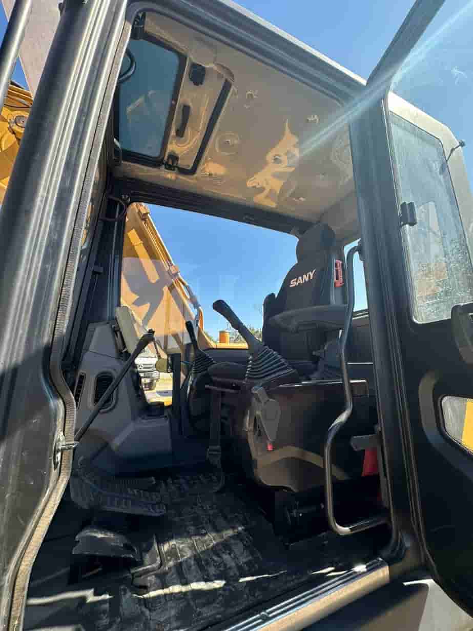 Escavadeira SANY SY135 C