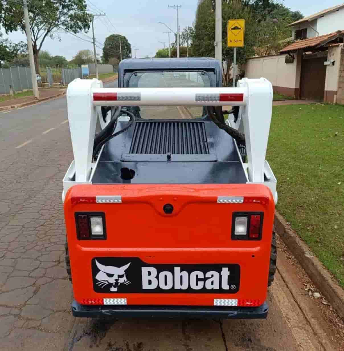 Mini Carregadeira Bobcat S650 2011