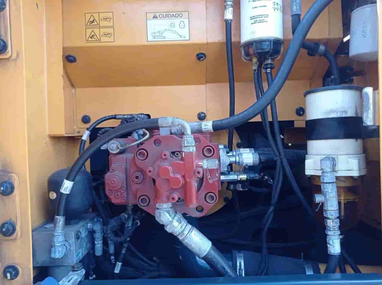 Escavadeira Hyundai 200 2021