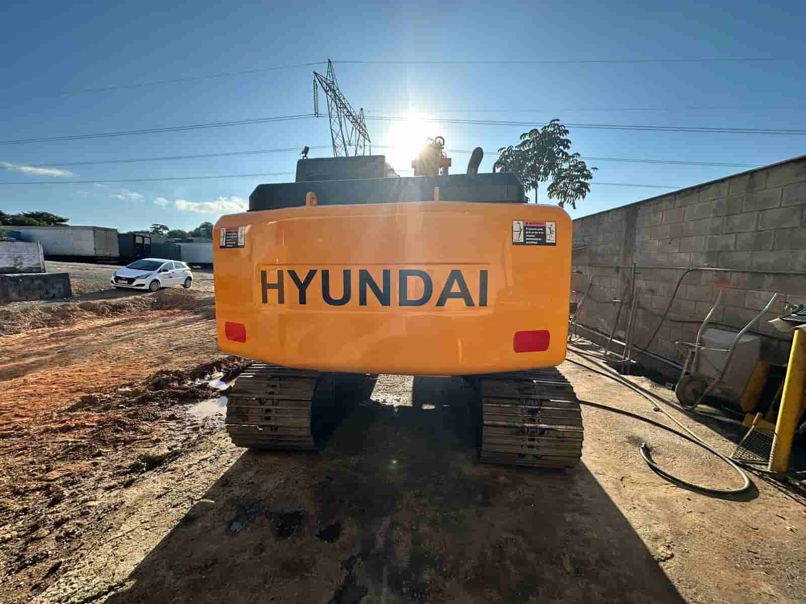 Escavadeira hyundai 140 LC-7 2011