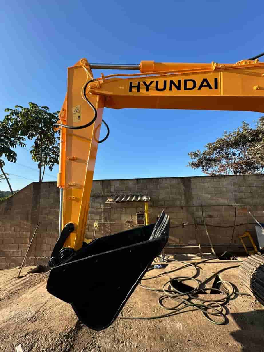 Escavadeira hyundai 140 LC-7 2011