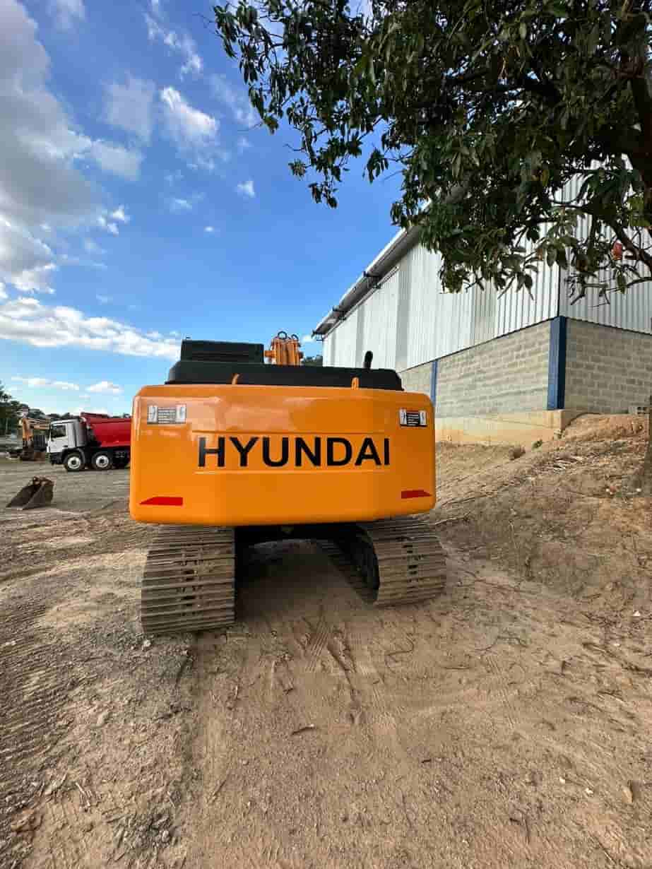 Escavadeira Hyundai R160 LC-7 2011