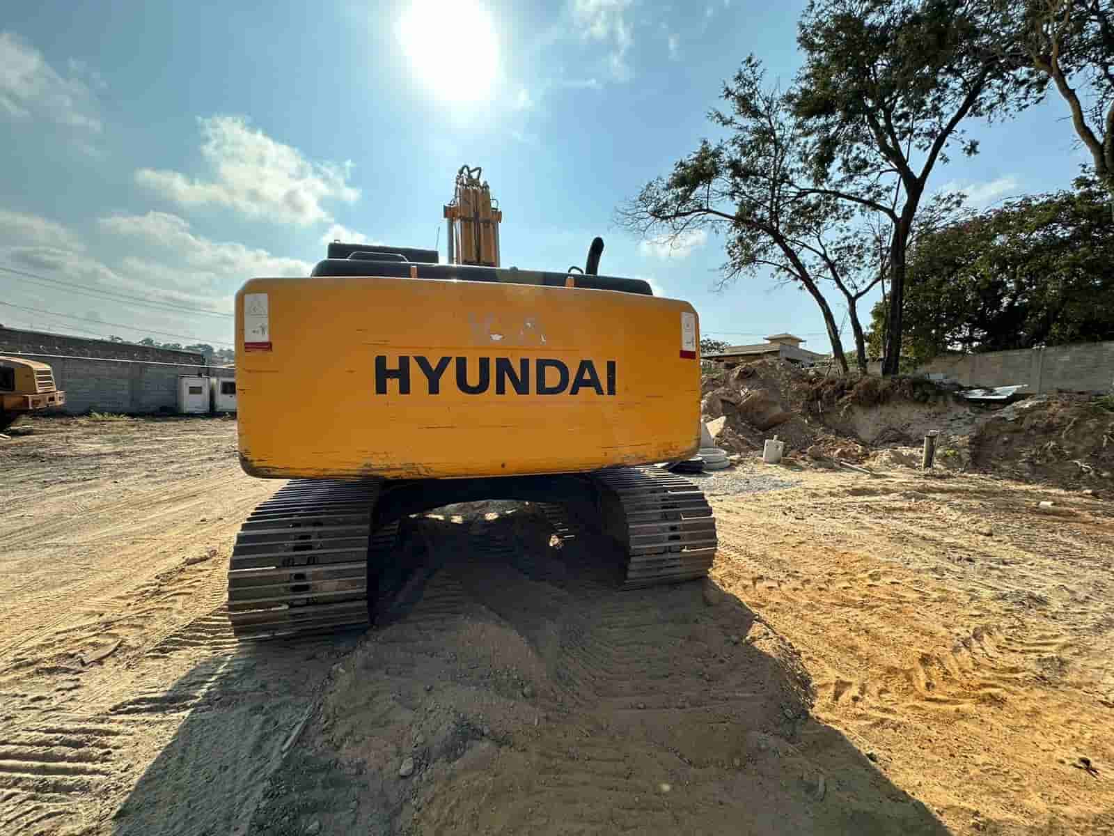 Escavadeira Hyundai 210 LC-7 2010