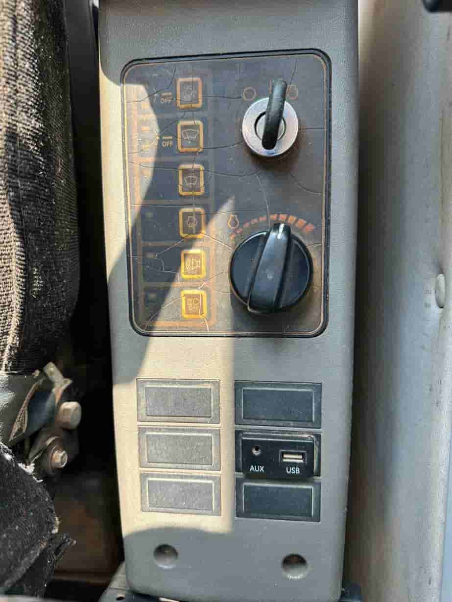 Escavadeira Hyundai 210 LC-7 2010