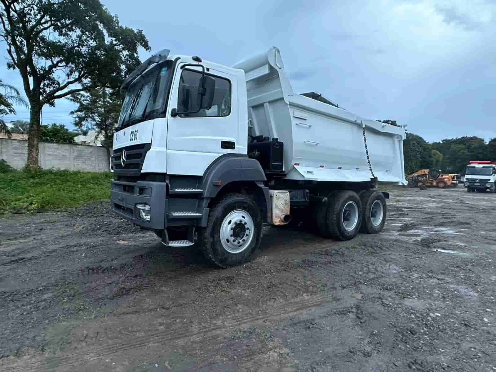Caminhão Caçamba Axor 3344 2011 