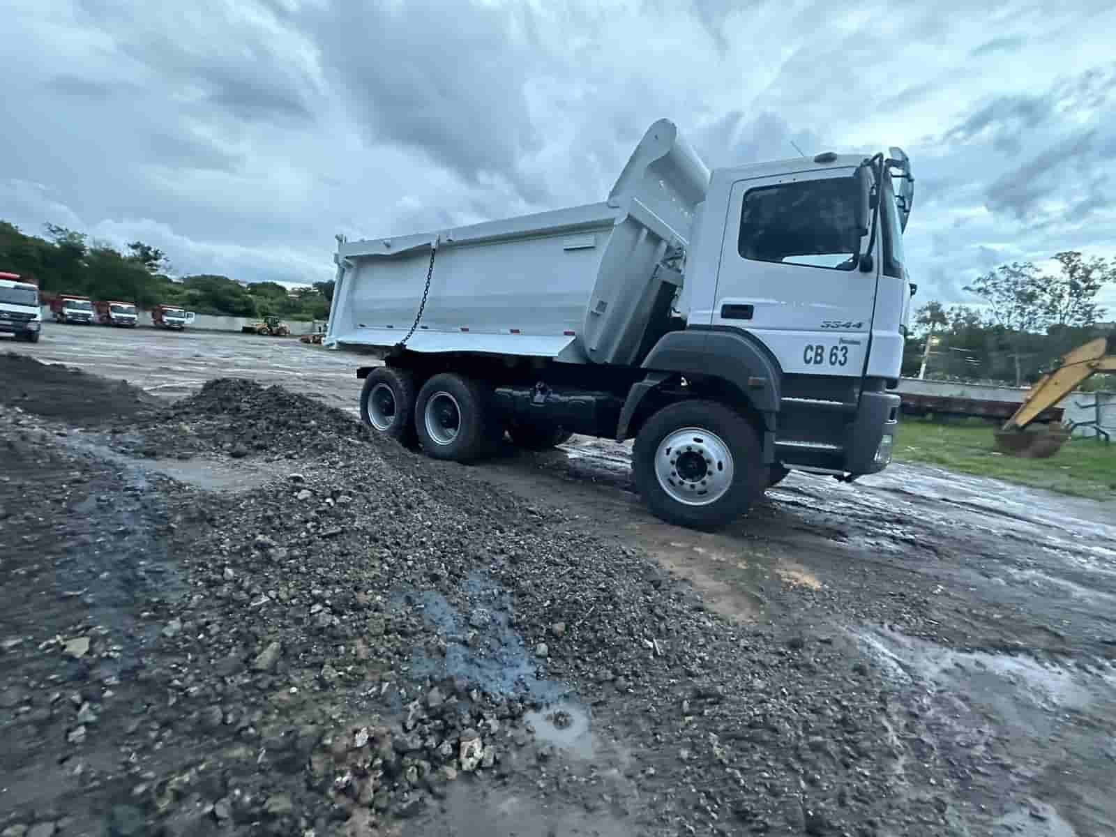 Caminhão Caçamba Axor 3344 2011 
