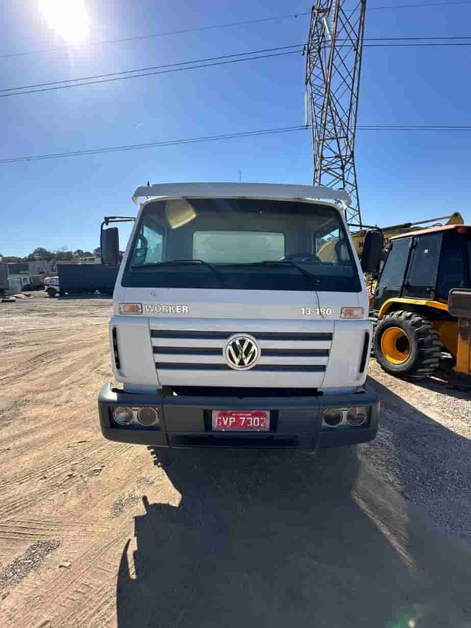 Caminhão Volkswagen 13180