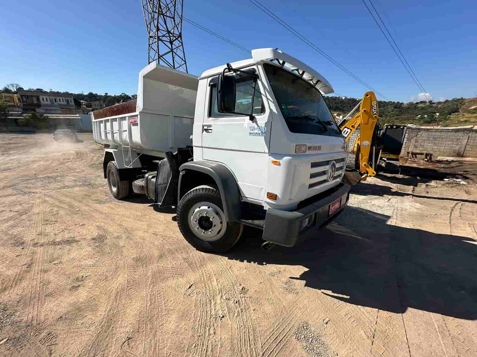 Caminhão Volkswagen 13180
