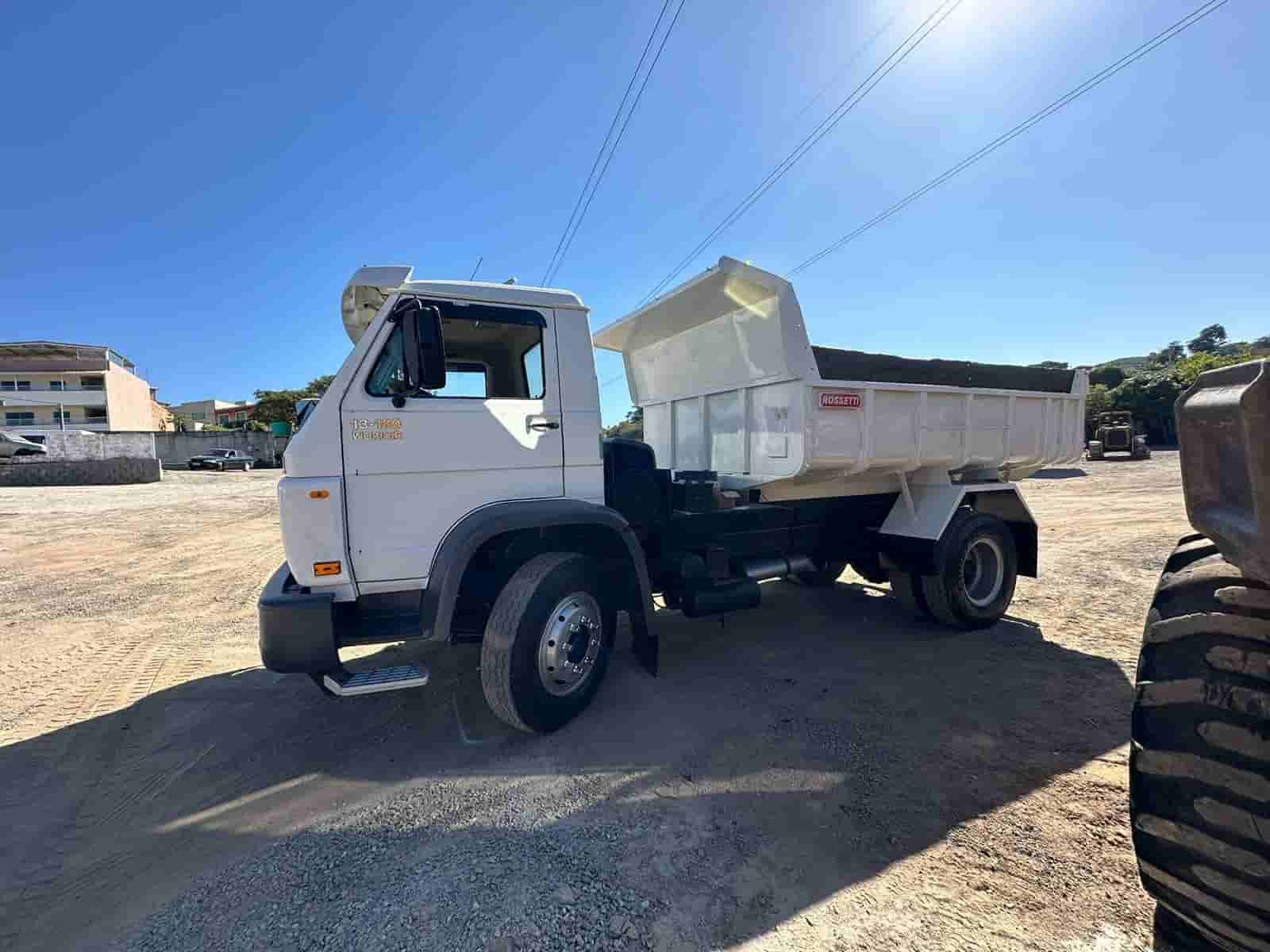 Caminhão Volkswagen 13180