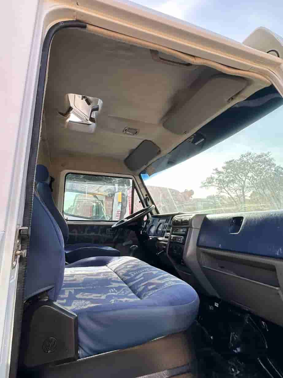 Caminhão Volkswagen 13180