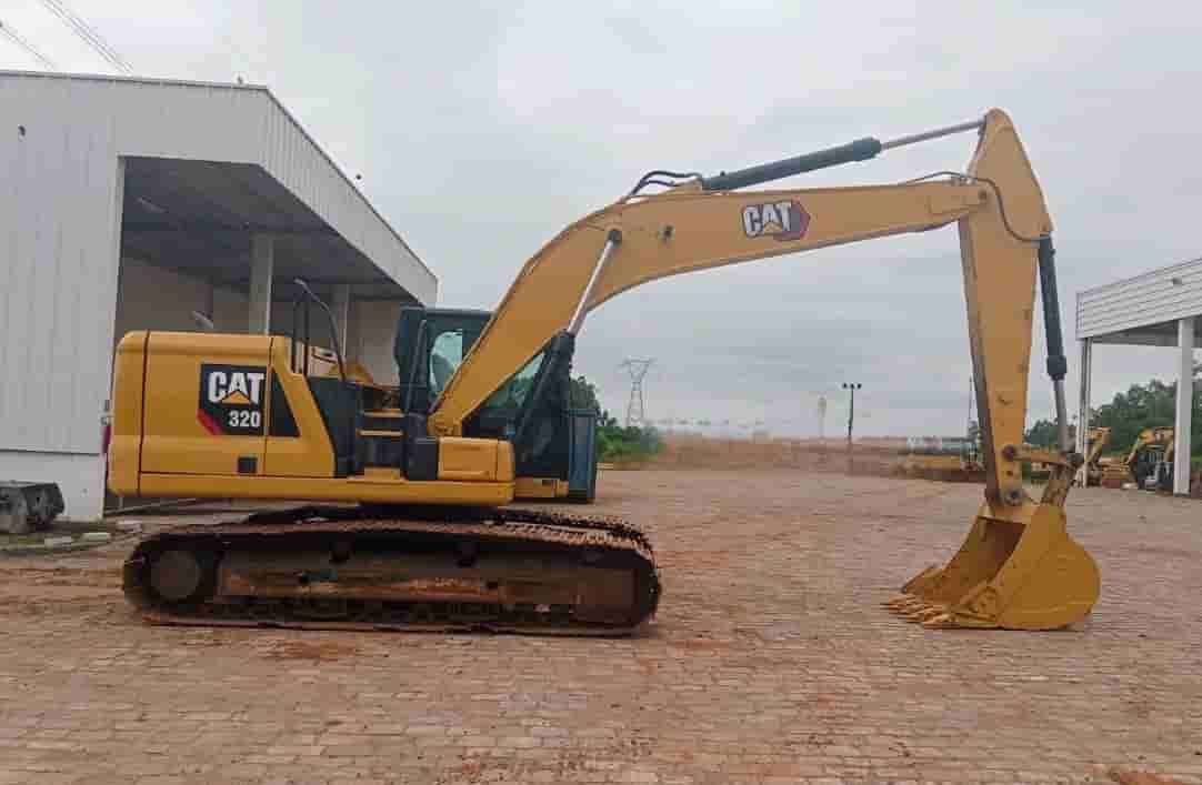 Escavadeira Caterpillar 320 2020