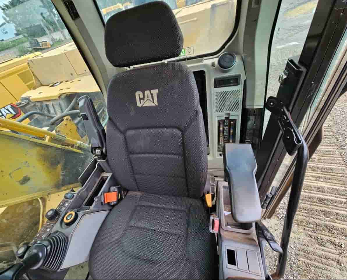 Escavadeira Caterpillar 320 2020