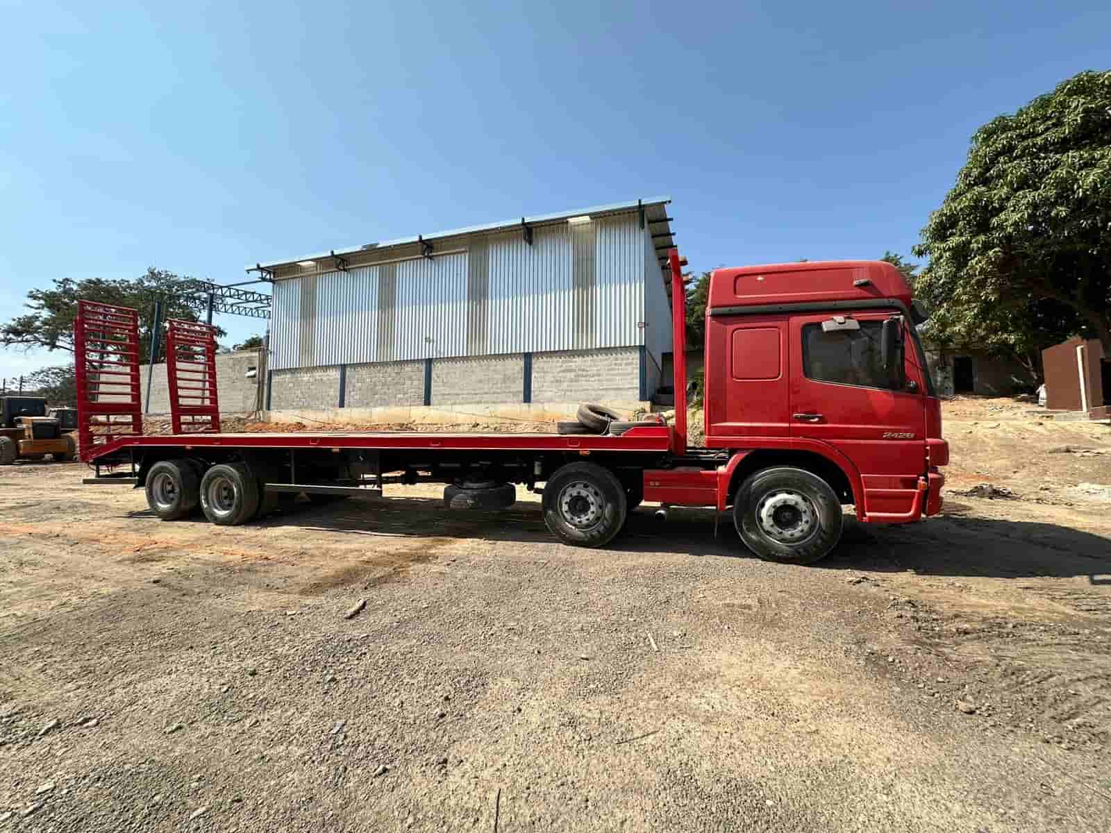 Caminhão prancha Bitruck 2428 2011 