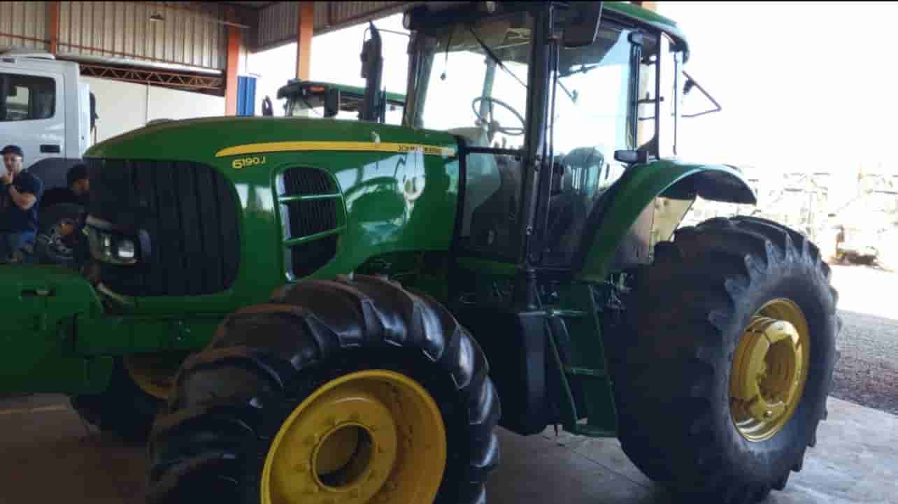 Trator John Deere 6190J 2018