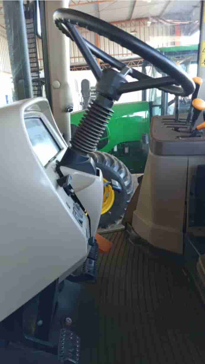 Trator John Deere 6190J 2018