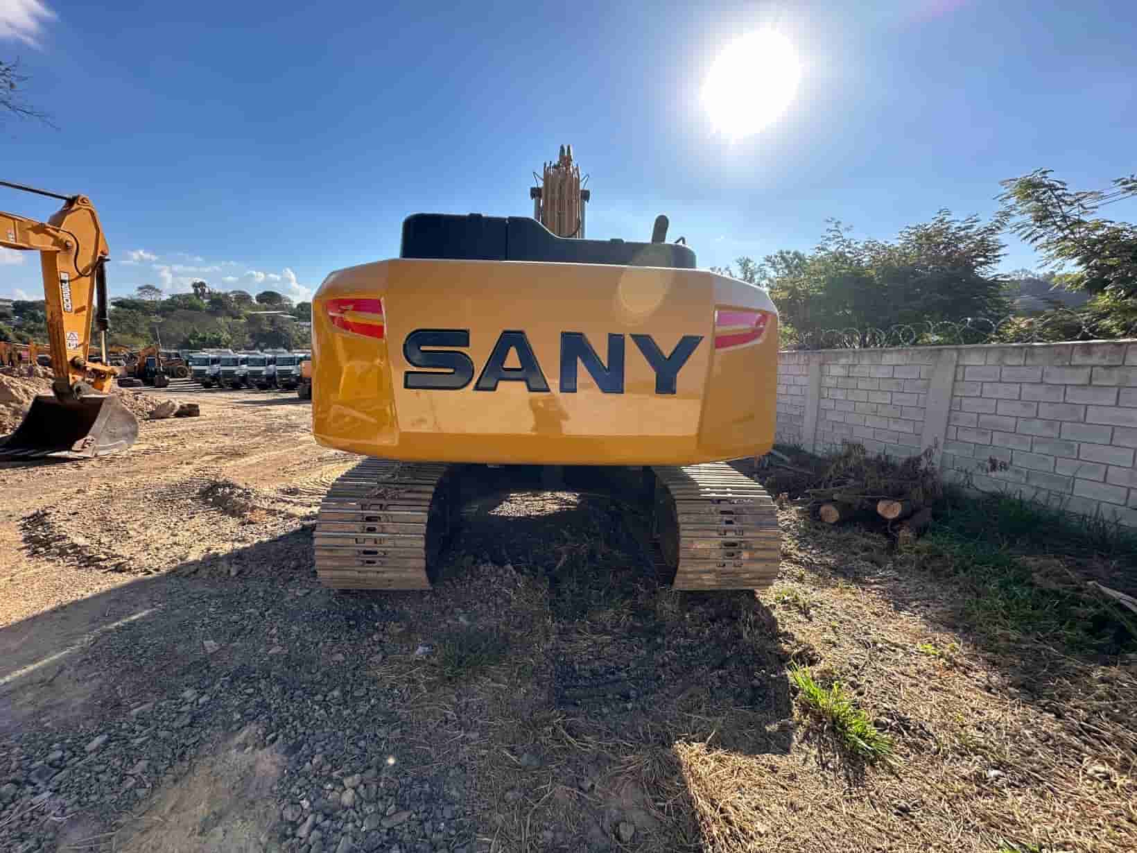 Escavadeira SANY SY215 H  2023