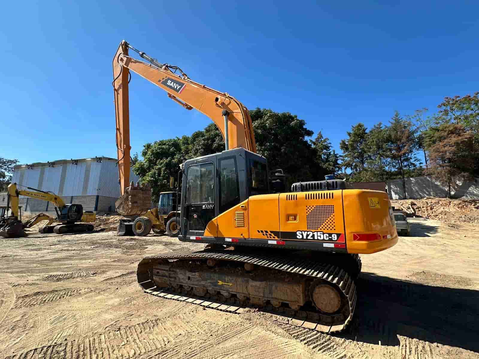 Escavadeira SANY SY215C-9 2015