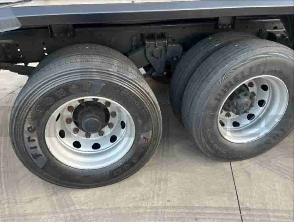 Caminhão Volkswagen 24.280  2023