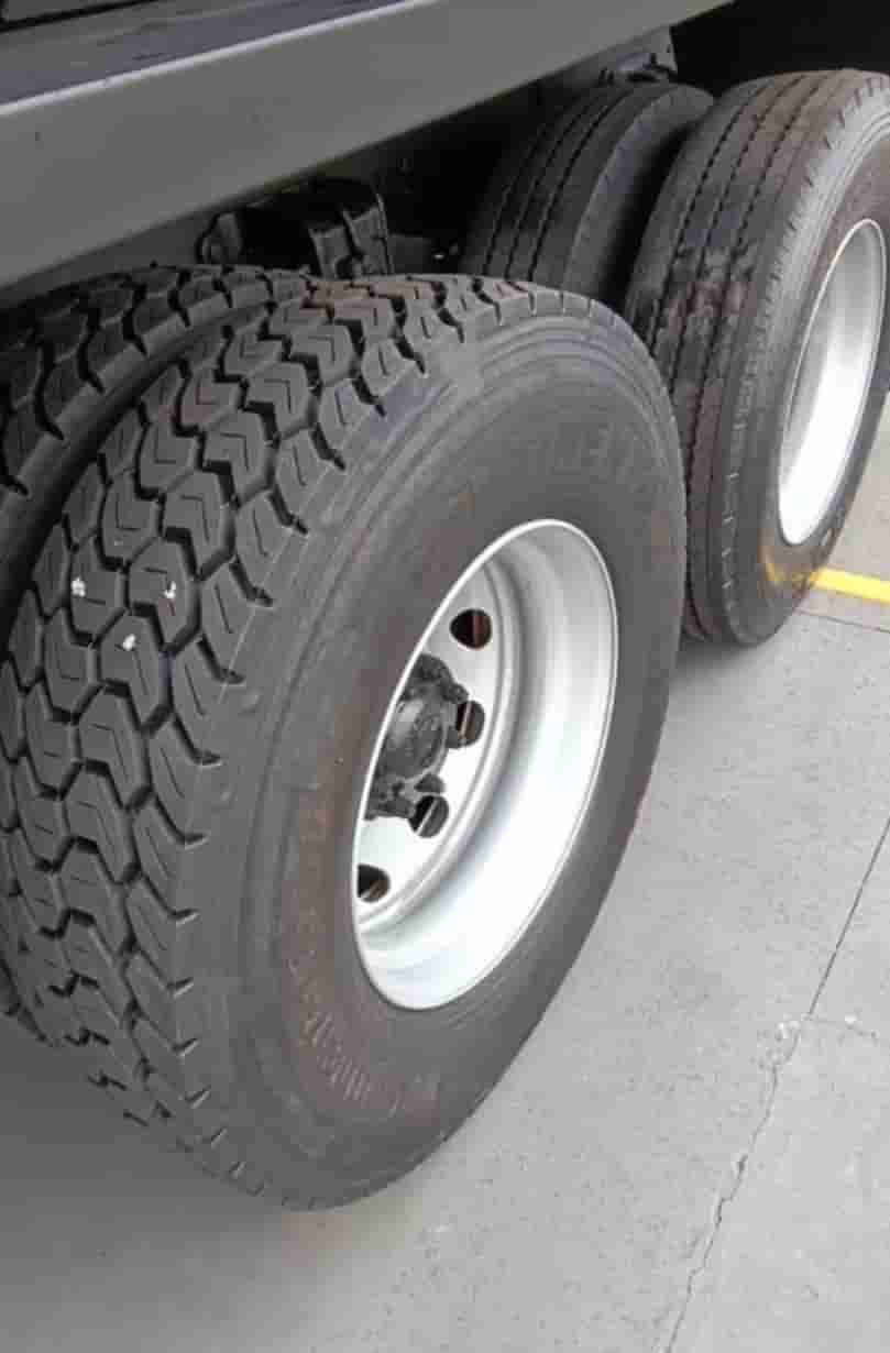VW 24.260 2021, 6x2, com caçamba de 12 ㎥, ar condicionado