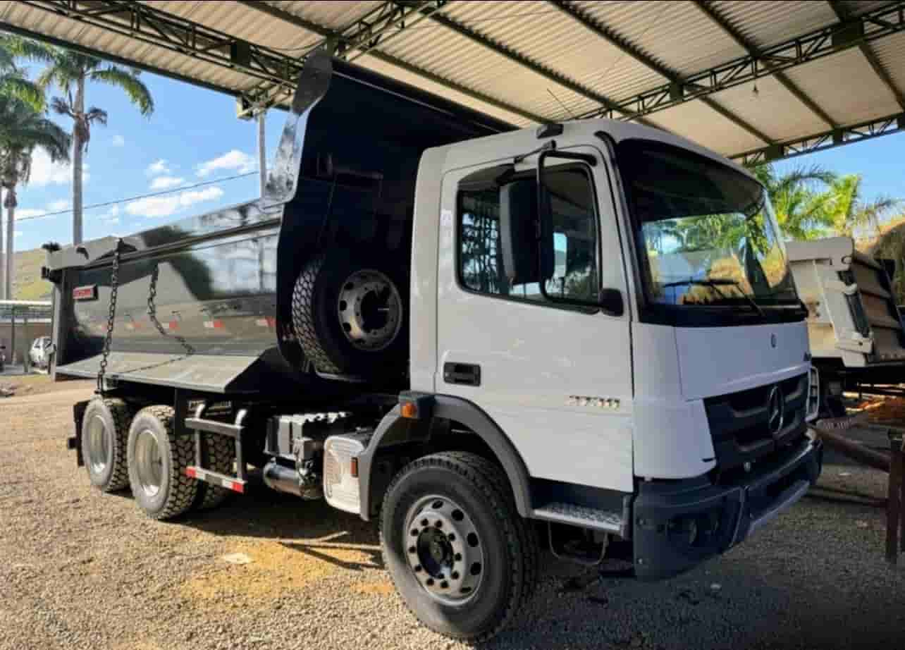 Caminhão Mercedes-Benz MB 2730 2022