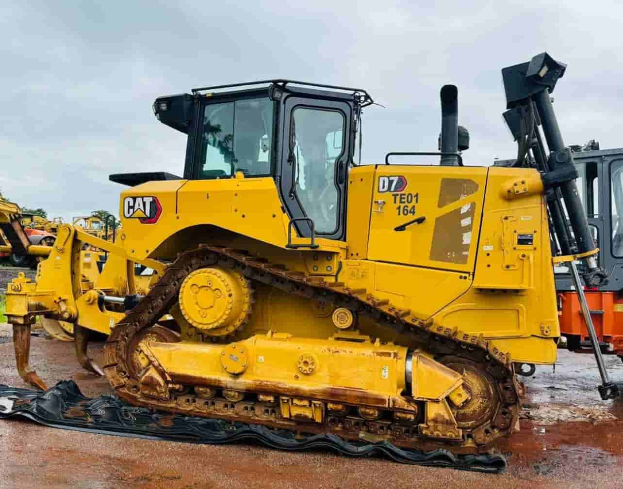 Trator de Esteira Caterpillar D7 2021