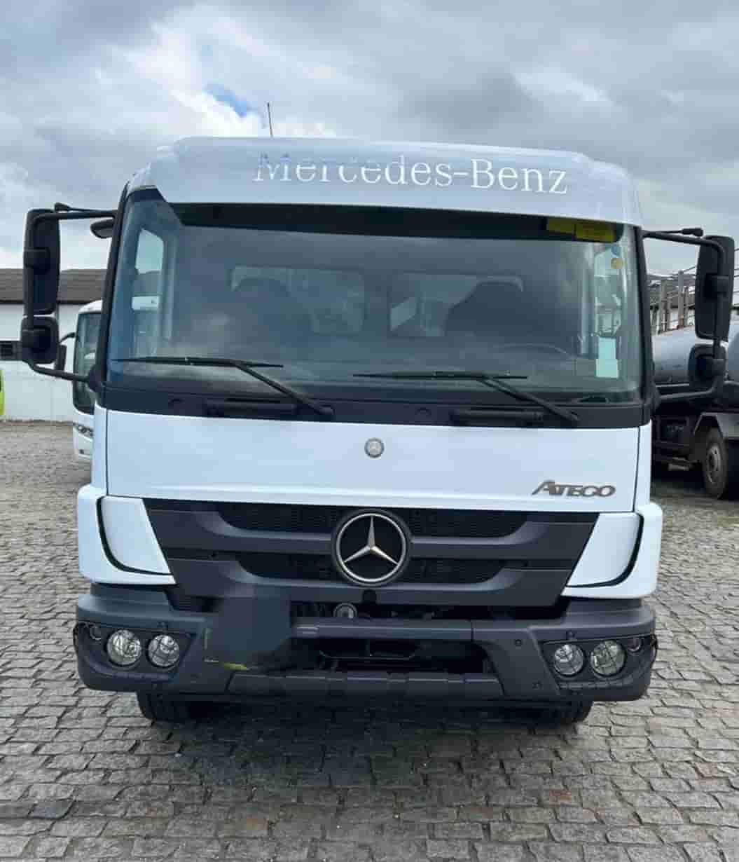 MB 2730 2022, 6x4, com caçamba de 17 ㎥ e 26.000 km