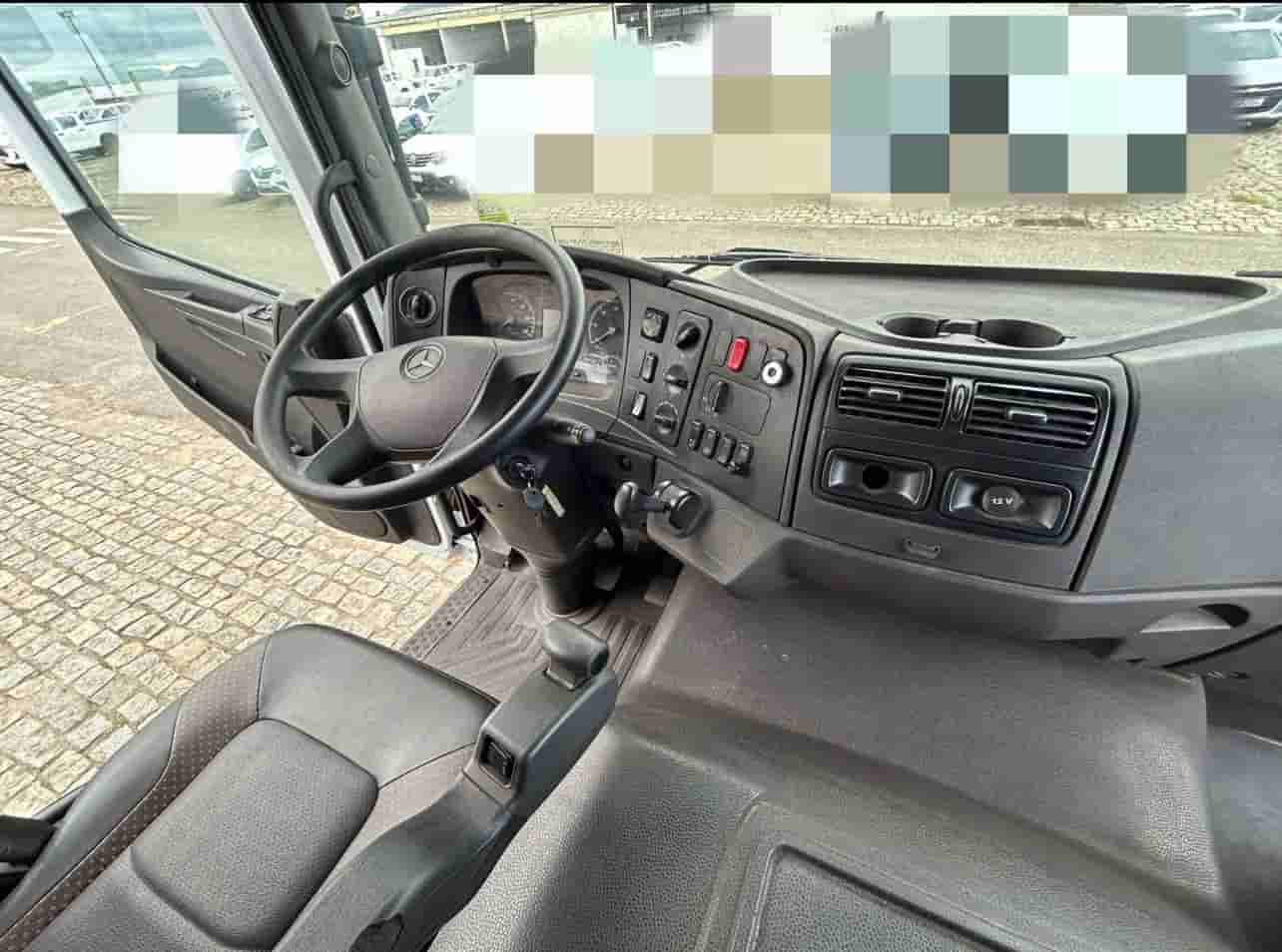 MB 2730 2022, 6x4, com caçamba de 17 ㎥ e 26.000 km