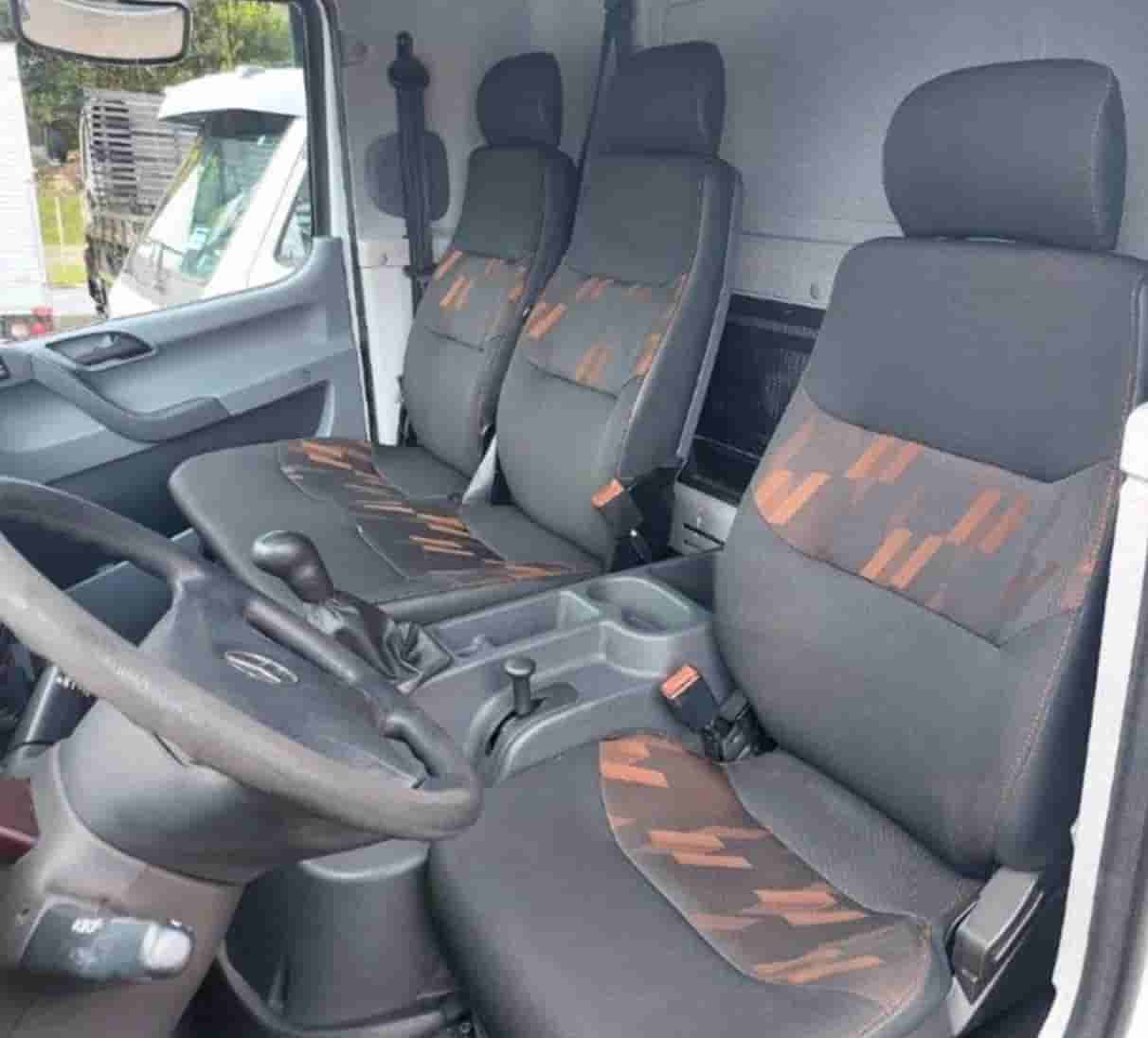 Caminhão Mercedes-Benz 1016 2022
