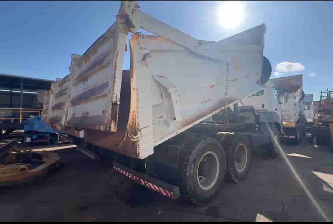 MB 4144 2012, 6x4, com caçamba Rossetti de 16 ㎥, média de 140.000 km