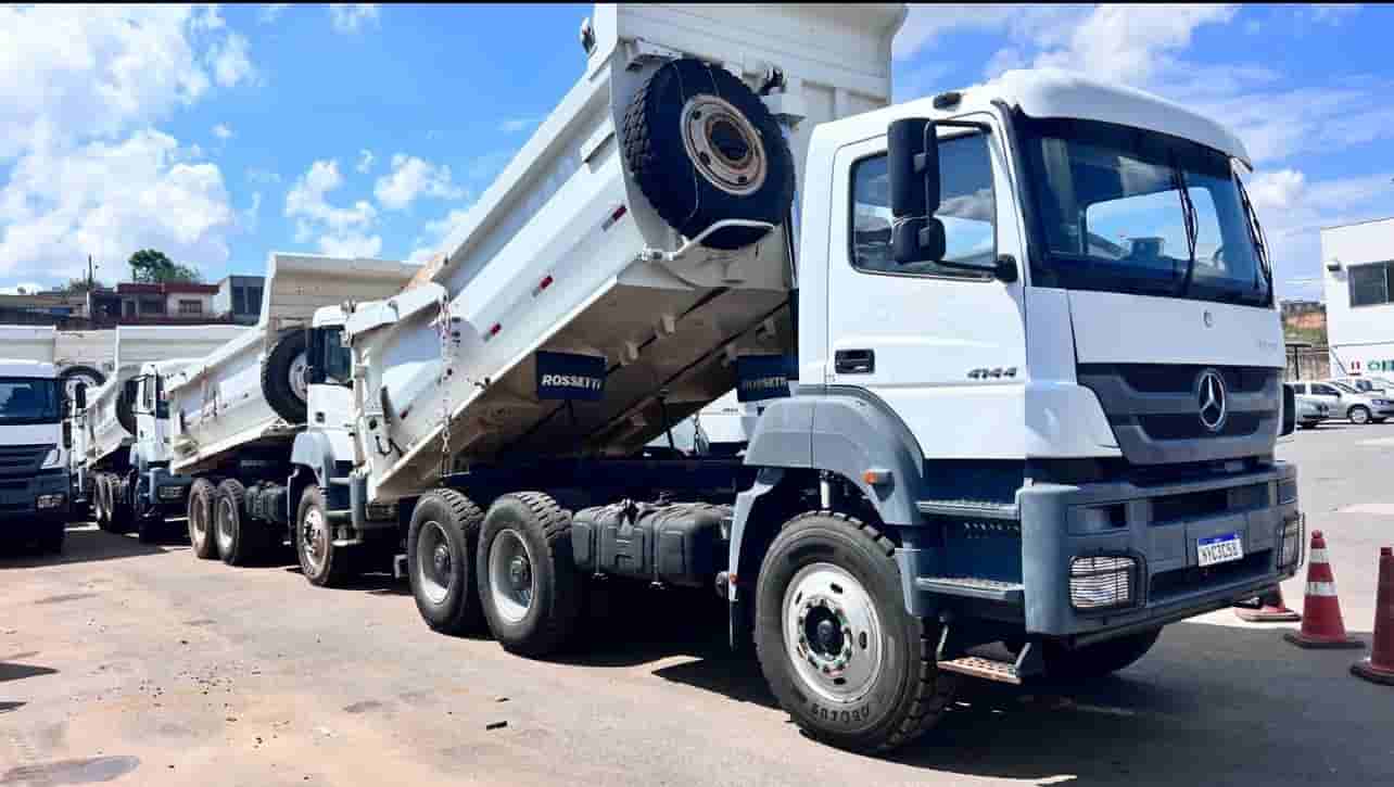 MB 4144 2012, 6x4, com caçamba Rossetti de 16 ㎥, média de 140.000 km