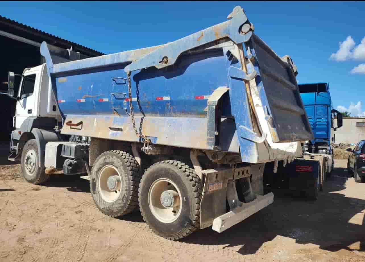 MB 4144 2018, 6x4, com caçamba Rossetti de 16 ㎥, semiautomático, 174.600 km