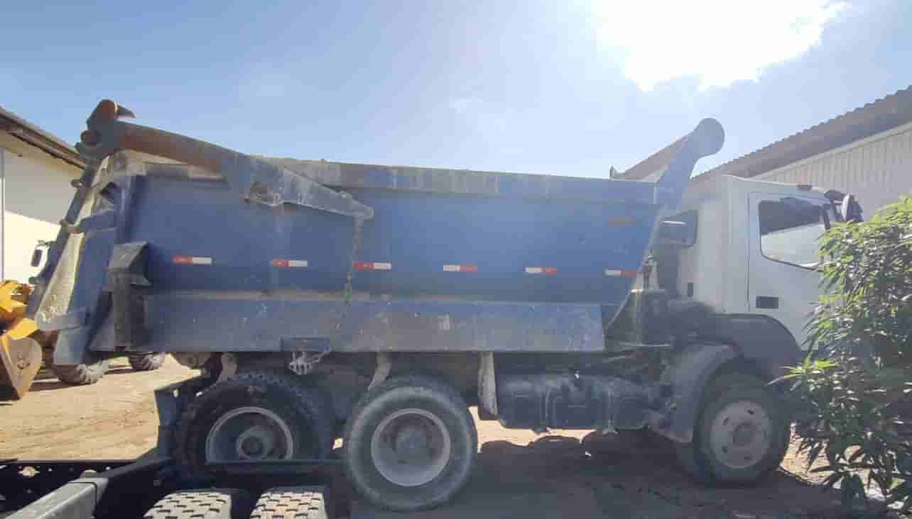 MB 4144 2018, 6x4, com caçamba Rossetti de 16 ㎥, semiautomático, 174.600 km