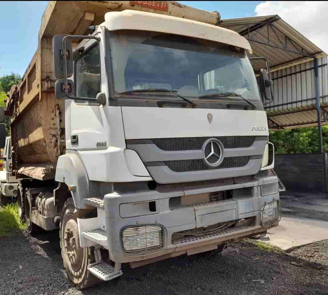 MB 4144 2014, 6x4, com caçamba de 20 ㎥, média de 200.000 km, 25.000 horas