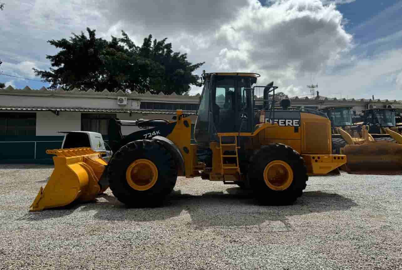Pá Carregadeira John Deere 724K 2014
