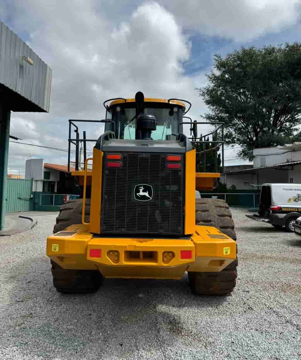 Pá Carregadeira John Deere 724K 2014
