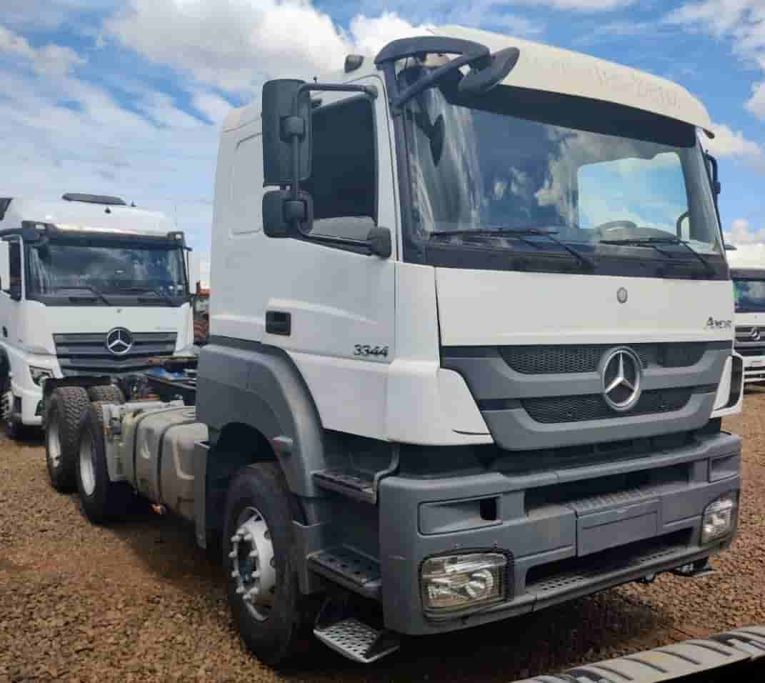 MB Axor 3344 2019, 6x4, automático, média de 750.000 km