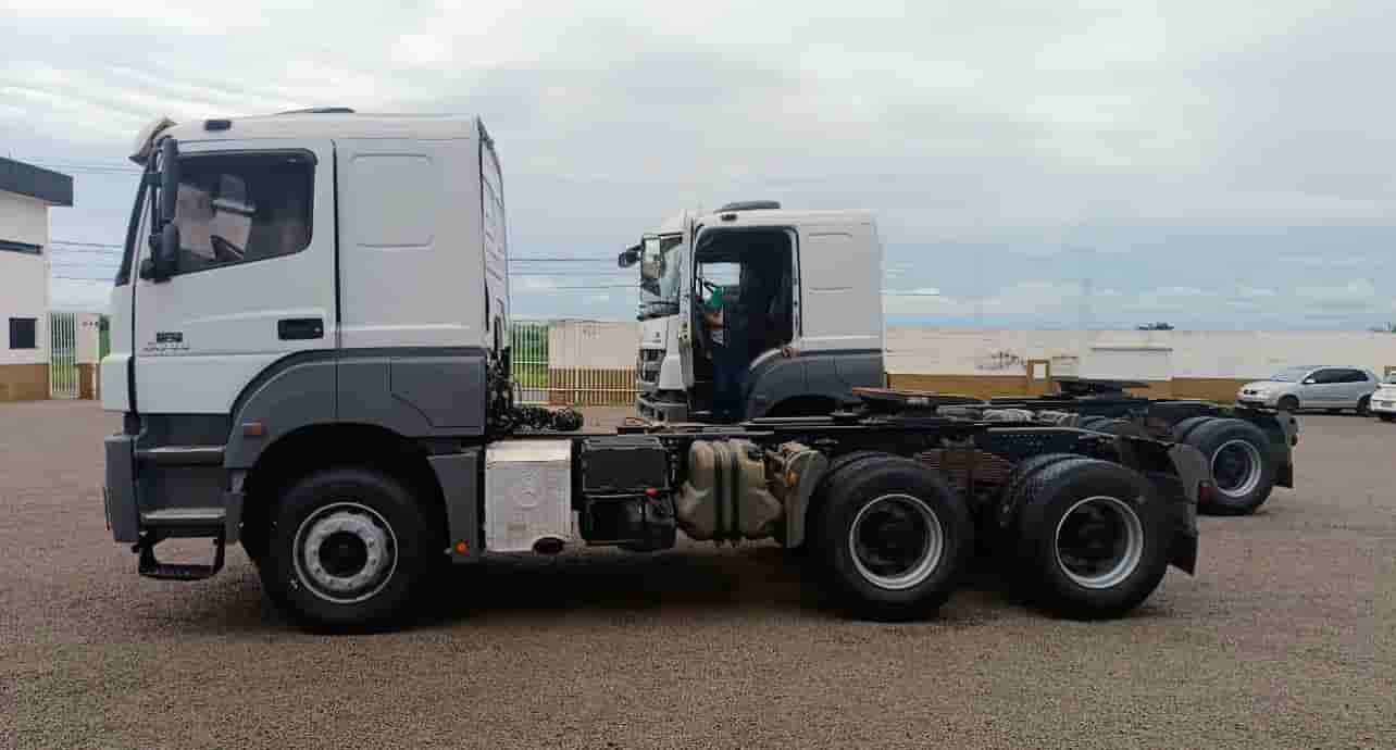 MB Axor 3344 2019, 6x4, automático, média de 750.000 km