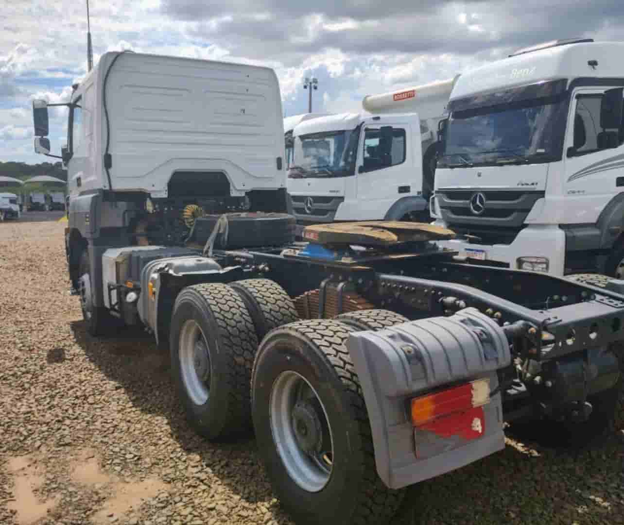 MB Axor 3344 2019, 6x4, automático, média de 750.000 km