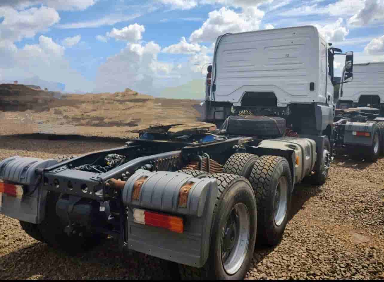 MB Axor 3344 2019, 6x4, automático, média de 750.000 km
