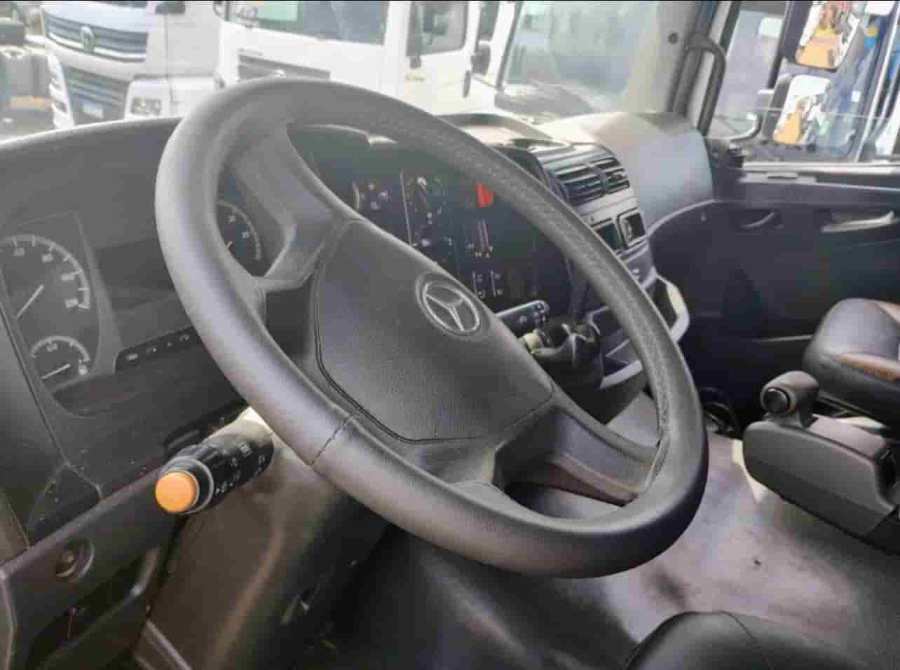 MB Axor 3344 2019, 6x4, automático, média de 750.000 km