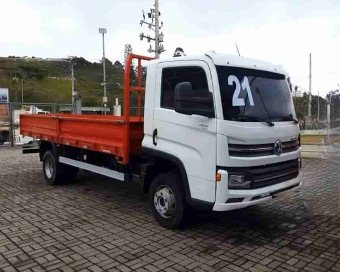 Caminhão Volkswagen 11-180 Delivery 2021