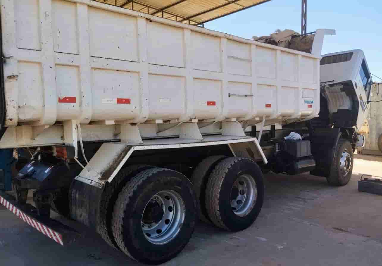 Caminhão Mecedes Benz 2726 2011