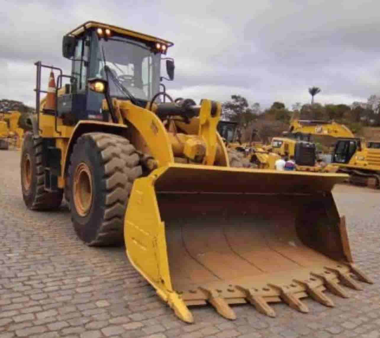 Pá Carregadeira Caterpillar 950L 2018