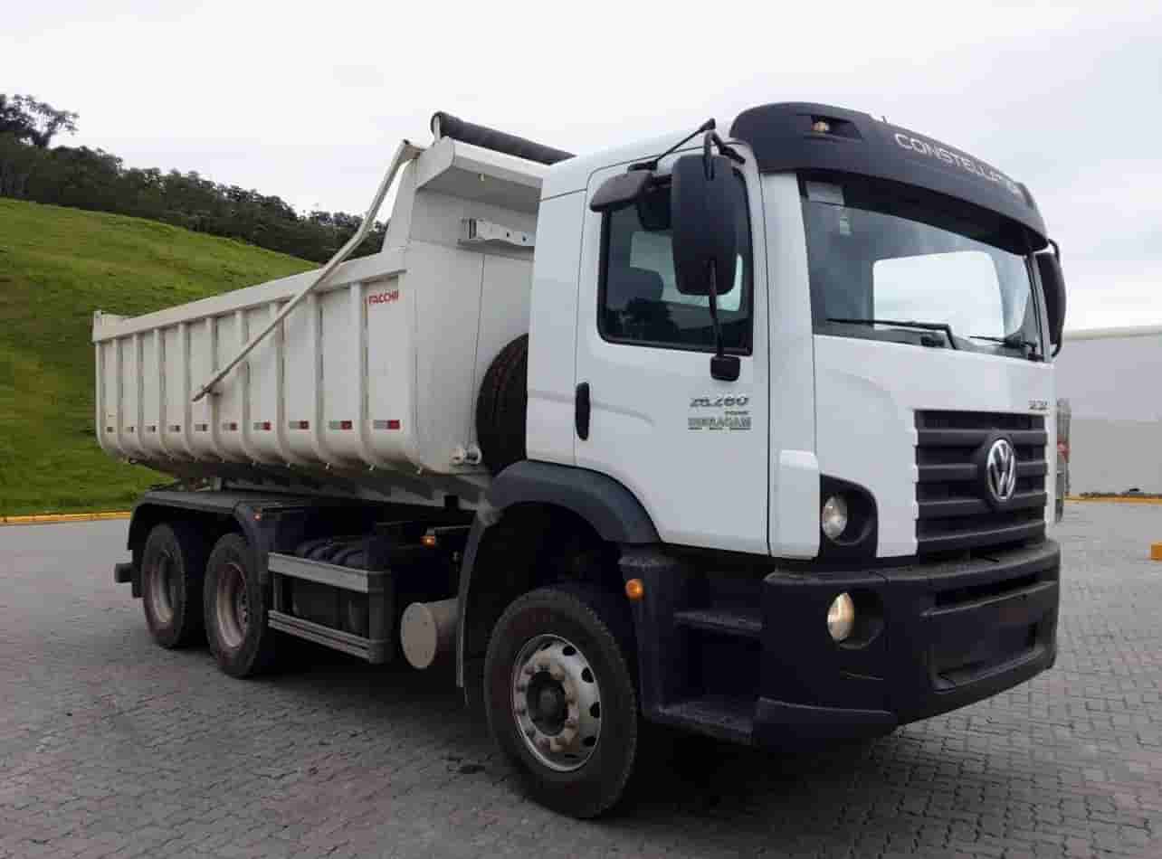 VW 26.280 2023, 6x4, com caçamba de 14 ㎥ e média de 16.000 km