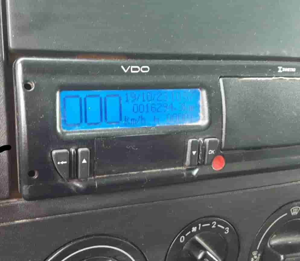 VW 26.280 2023, 6x4, com caçamba de 14 ㎥ e média de 16.000 km