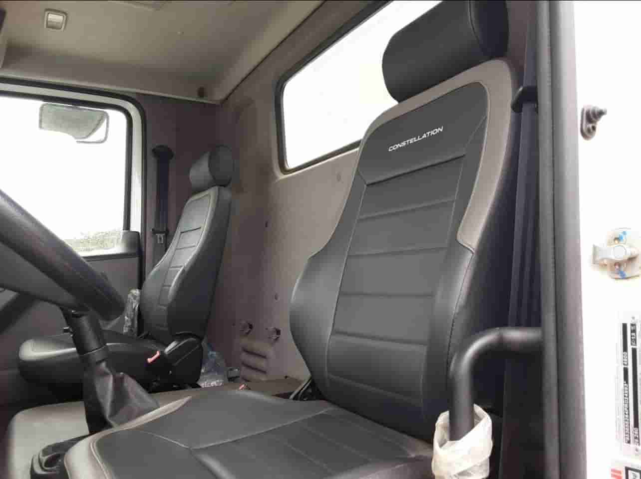 VW 26.280 2023, 6x4, com caçamba de 14 ㎥ e média de 16.000 km