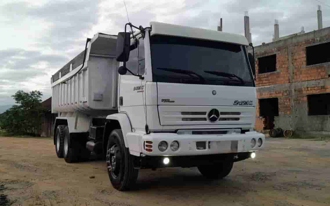 Caminhão Mecedes Benz 2423K 2009
